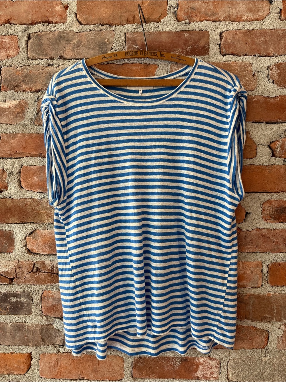 Frame | Blue and White Striped Short Sleeve Tee Organic Linen